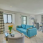 Le Graffi'ty By Interhome Besne